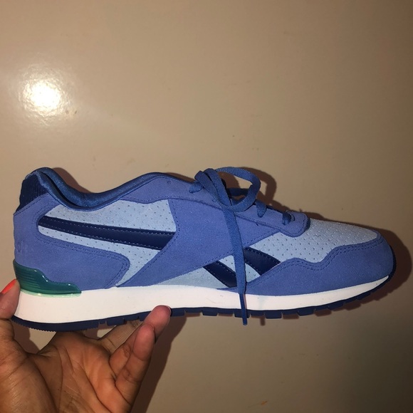 three blue Reebok classics - Picture 3 of 7